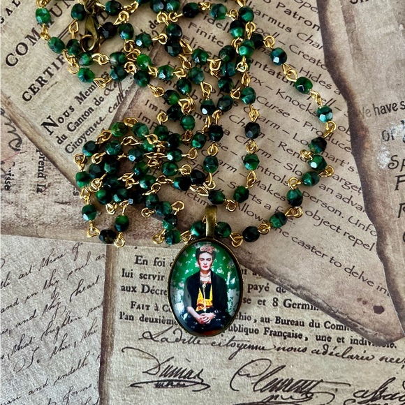 Frida Kahlo Art Pendant Necklace Malachite Chain - Picture 10 of 17